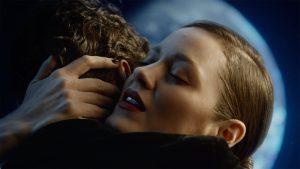 Chanel No 5 Advert Music - We're on each others team
