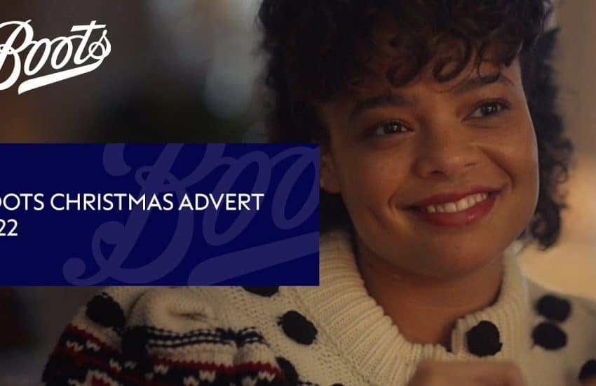 Boots Christmas Advert 2022 - Glasses